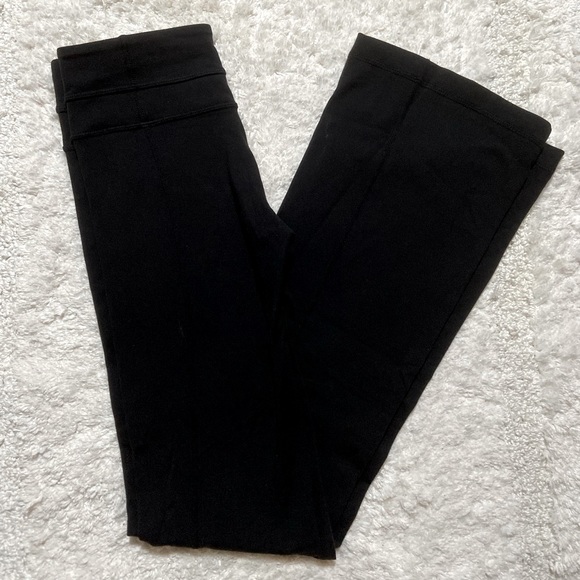 Lululemon Groove Pant in Black - Picture 7 of 8
